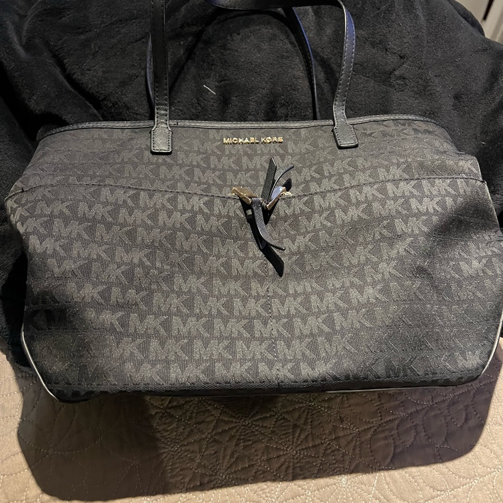 Handbag - Picture 2 of 2